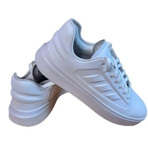 Adidas ZNTASY Lightmotion White Women's Sneakers. Pre-owned, Great Condition